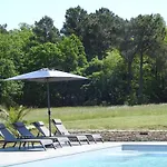 Apartment En Pierre Blanquefort-sur-Briolance