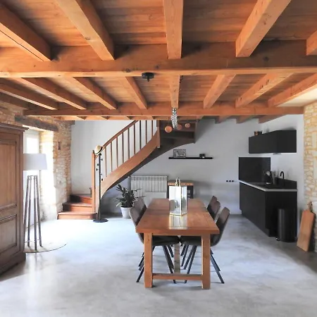 En Pierre Blanquefort-sur-Briolance