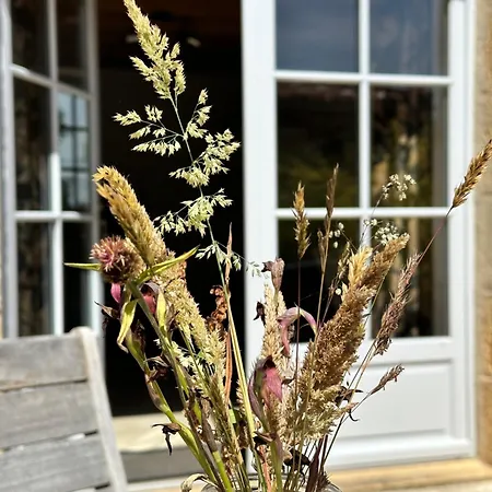 Apartment En Pierre Blanquefort-sur-Briolance