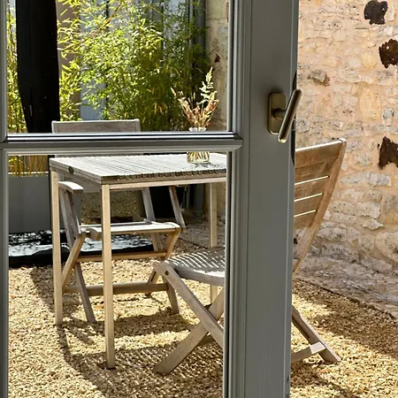 En Pierre Blanquefort-sur-Briolance