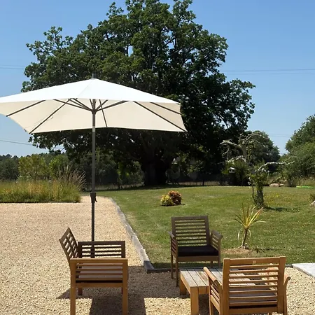 En Pierre Apartment Blanquefort-sur-Briolance