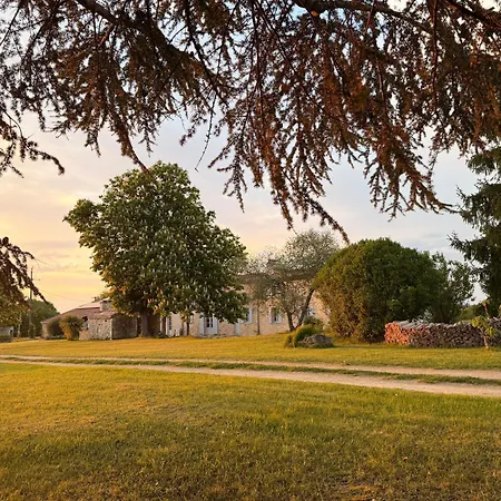 En Pierre Blanquefort-sur-Briolance