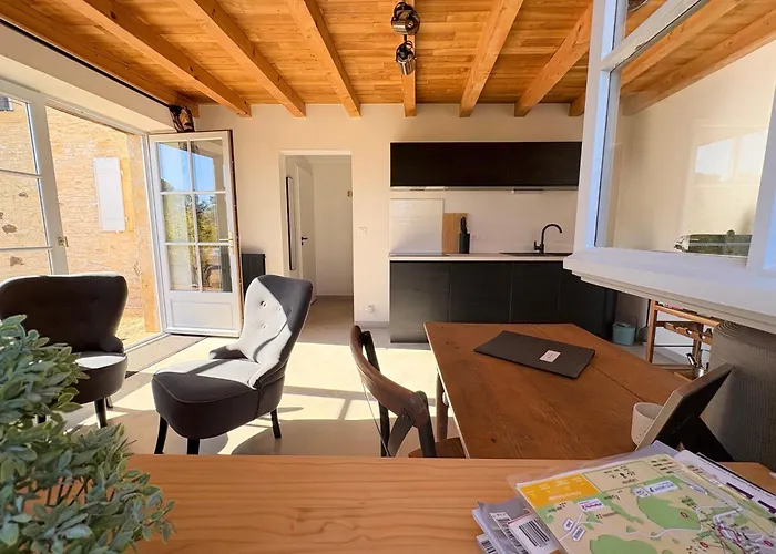 En Pierre Blanquefort-sur-Briolance